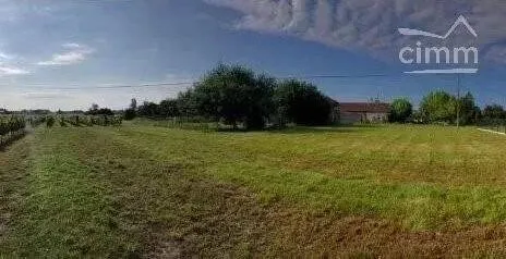 Terrain constructible 1261 m²