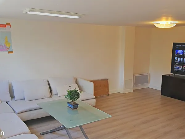 Chambres meublées dans une maison de 140m²