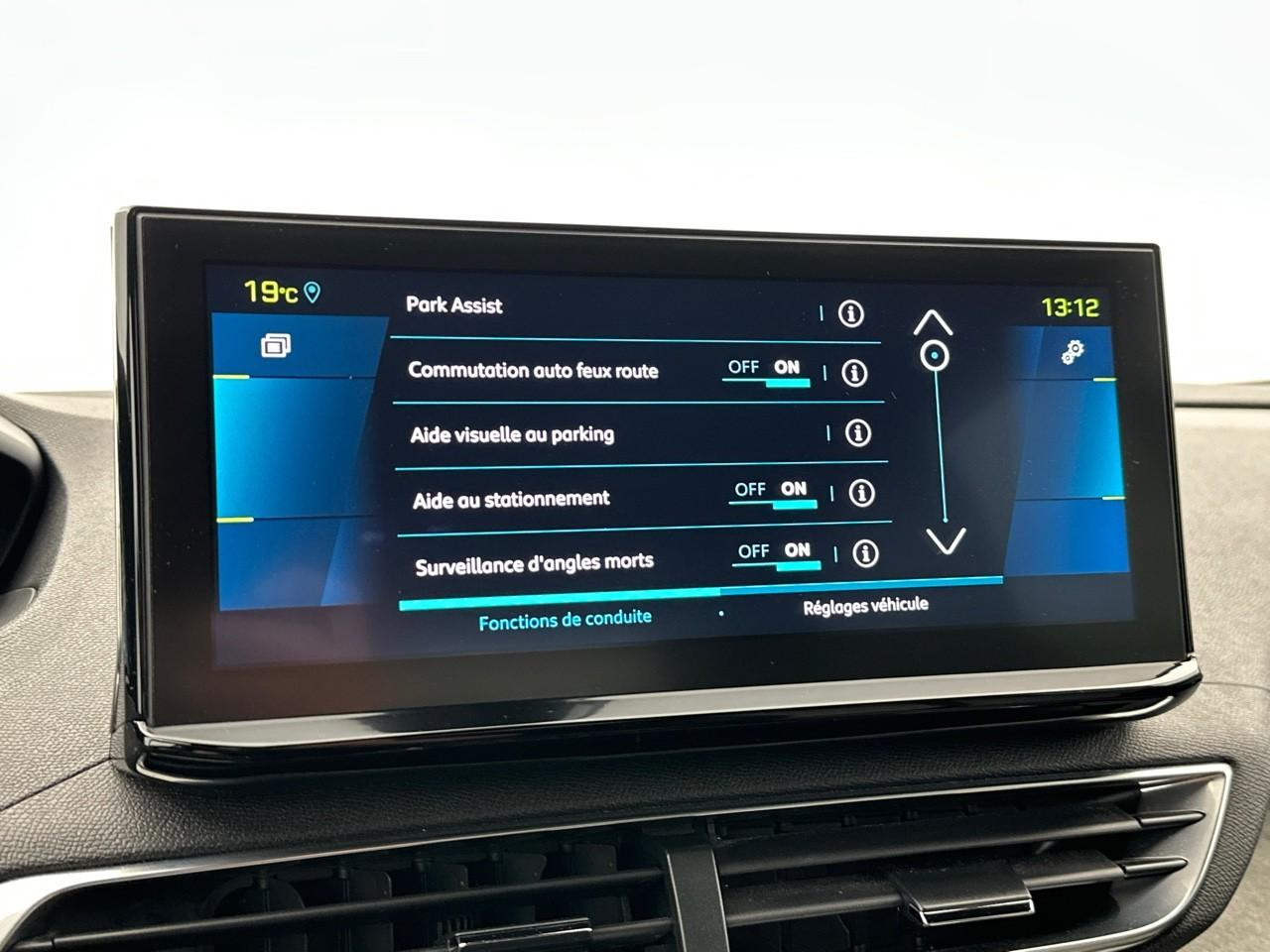 Peugeot 3008 hybrid 225 e-eat8 gt — photo 23