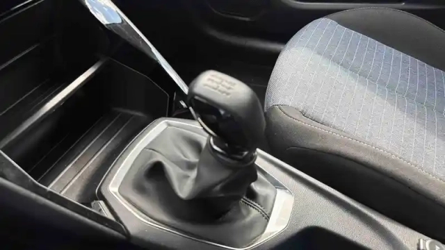 Peugeot 208 puretech 75 s&amp;s bvm5 — photo 20