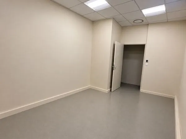 Cabinet à louer