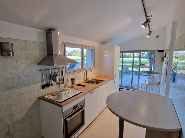 Bel appartement meublé en duplex, domaine privé avec piscine