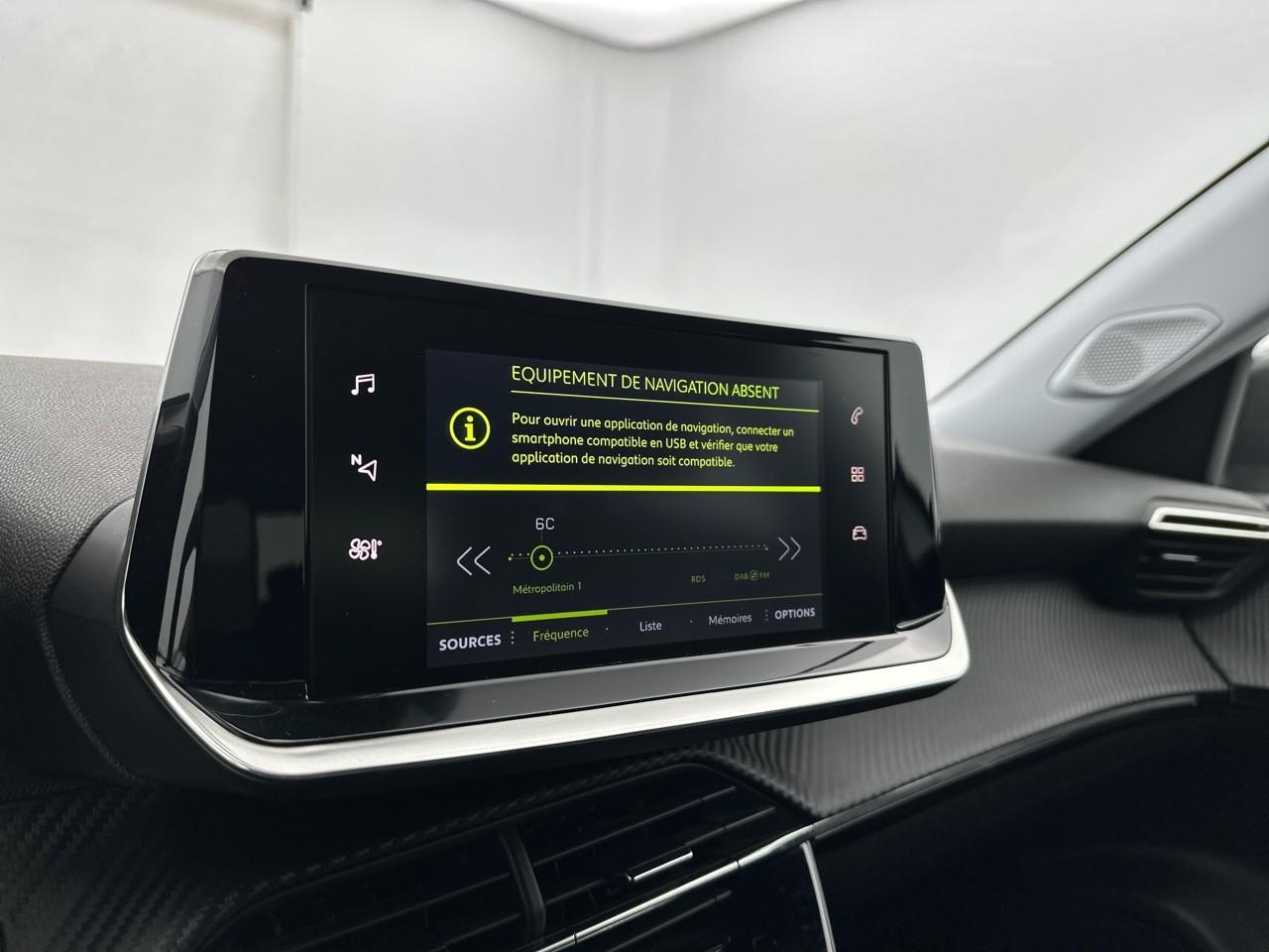 Peugeot 2008 puretech 130 s&s eat8 allure pack — photo 10