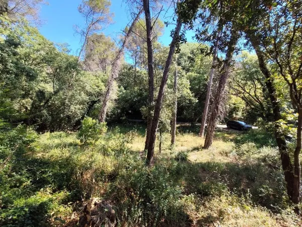 Terrain 1880 m²