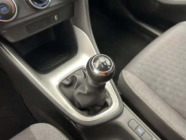 Toyota Yaris 70 vvt-i dynamic — photo 12