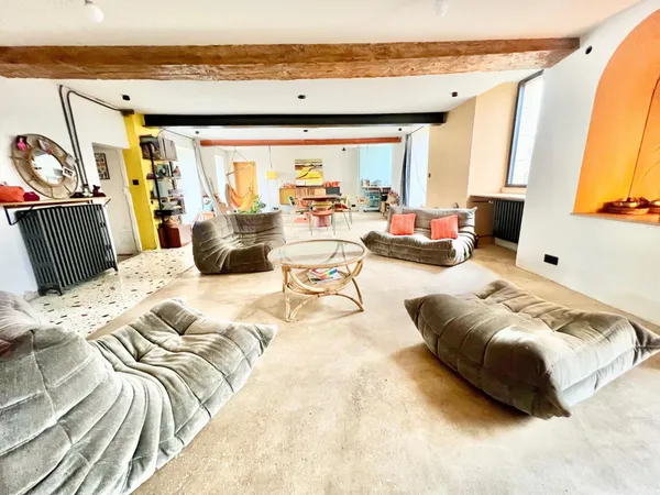 Rare à Fleurey-sur-Ouche : Vaste maison de caractère offrant 5 chambres (potentiel 6 et plus), sous-
