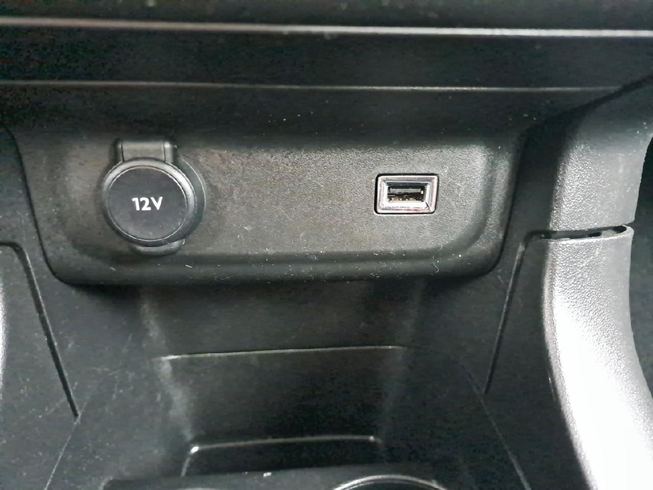 Citroën C3 societe bluehdi 100 s&s bvm6 feel nav — photo 25