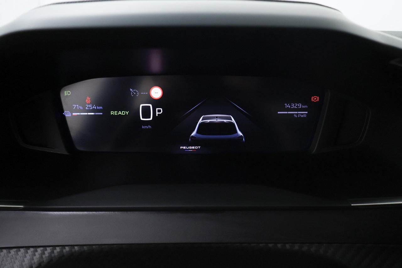 Peugeot 208 — photo 13