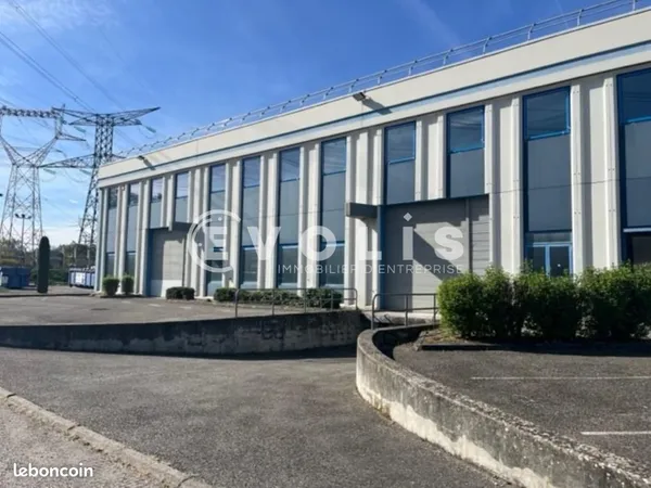 Bureau 544 m²