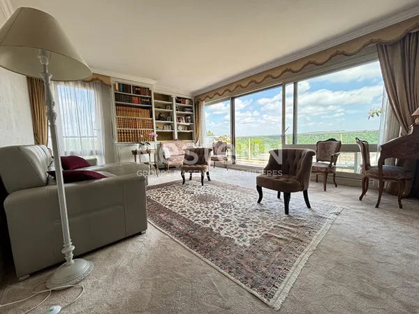 NESTENN IGNY Appartement familial 5 pièces 107 m² avec extérieur, situé au 6€ et dernier étage, vue 