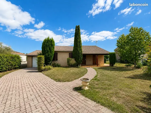 Maison individuelle 3 chambres - 92 m² - terrain 790 m² - garage - Eaunes
