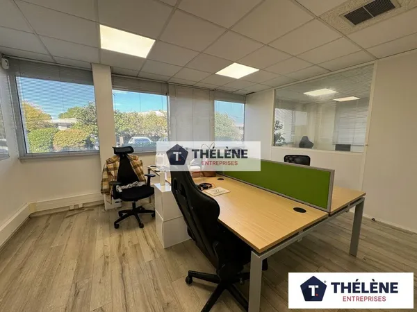 Local professionnel 85 m²