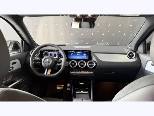 Mercedes Gla 200 d amg line — photo 11