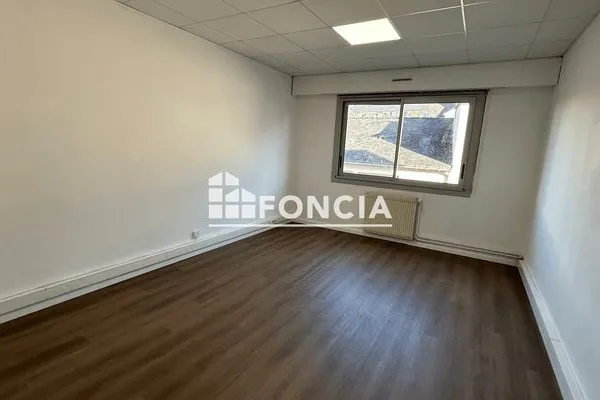 Local 1 pièce 28 m²