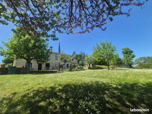 Charmante maison en pierre blanche rénovée