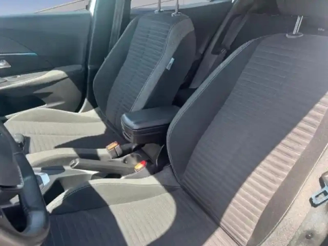 Peugeot 2008 1.2 puretech 100ch s&amp;s style — photo 9