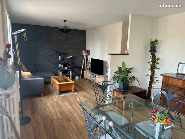 T3 de 70 m² rénové - Grande pièce de vie - Secteur calme