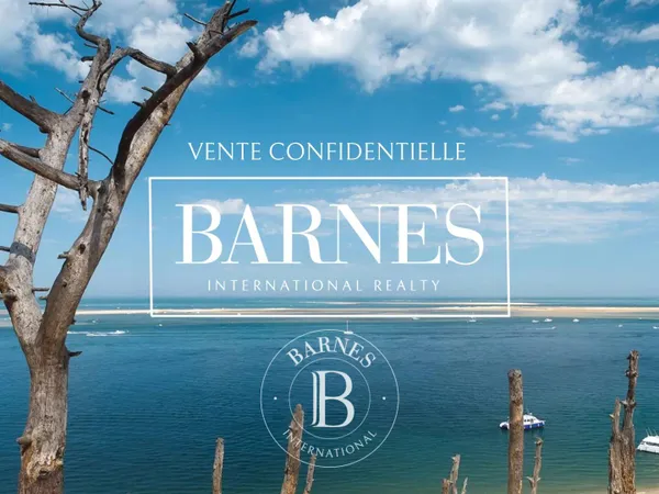 PROPRIÉTÉ D'EXCEPTION EN PREMIÈRE LIGNE AU PYLA-SUR-MER