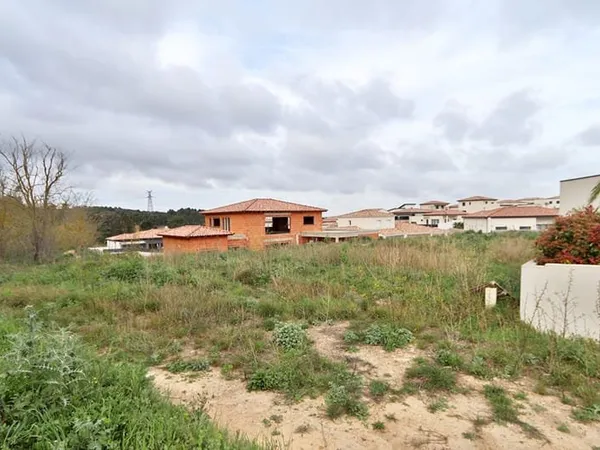 Terrain 1636 m²