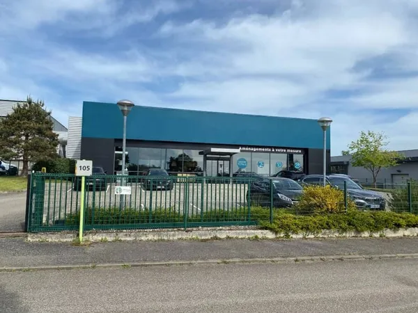 Local commercial 990 m²