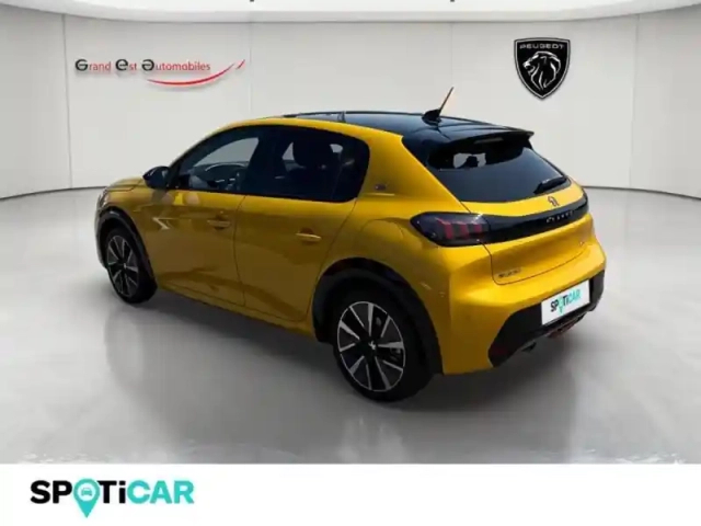 Peugeot 208 e- 136ch gt — photo 3