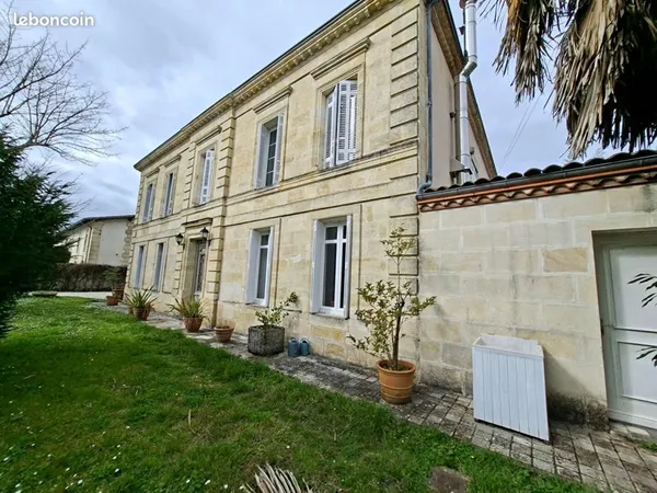Propriété 8 pièces 320 m²