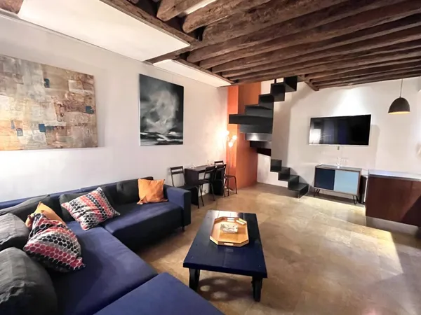 75004/M° Saint Paul: joli duplex meublé