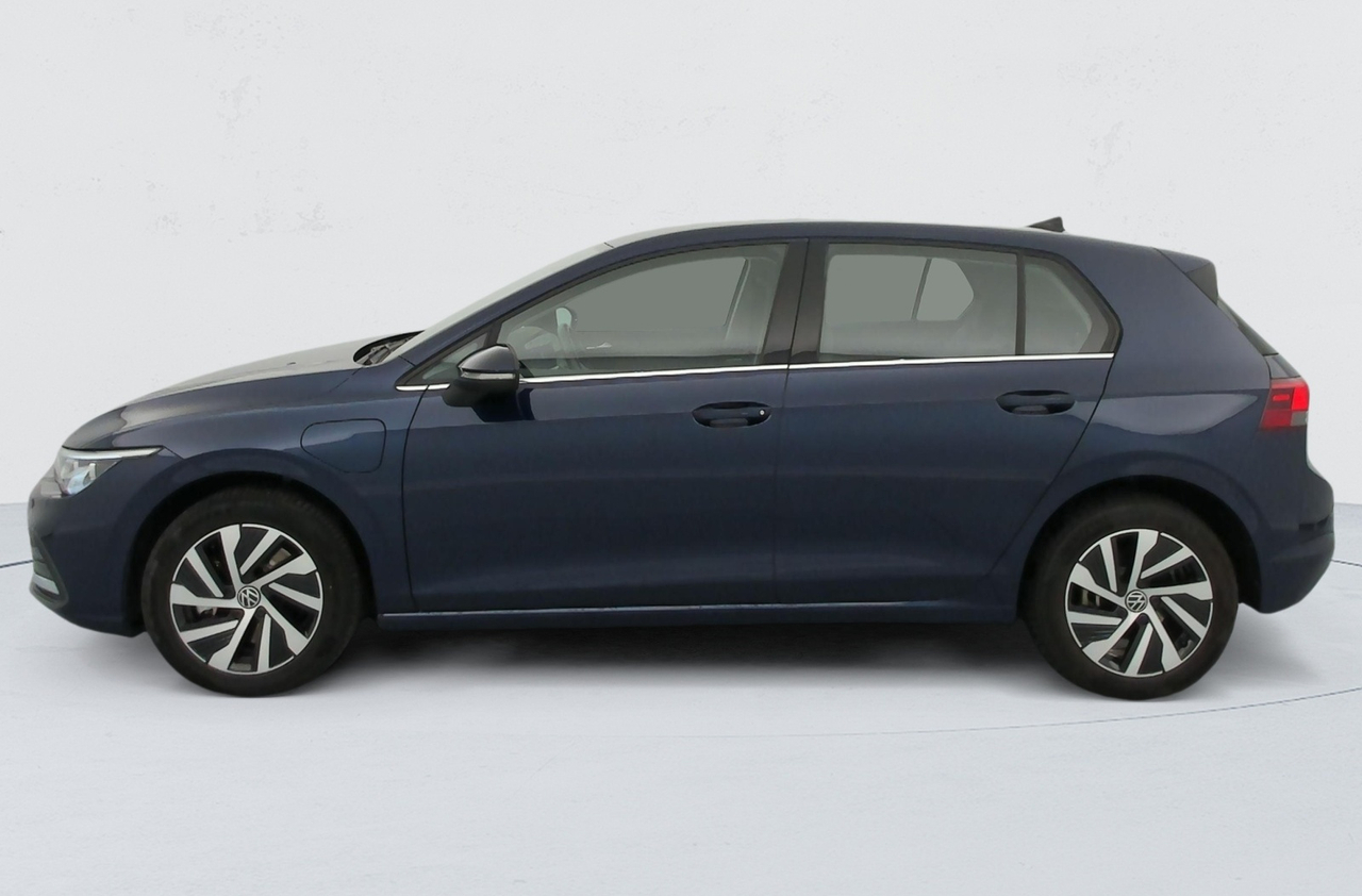 Volkswagen Golf 8 — photo 2