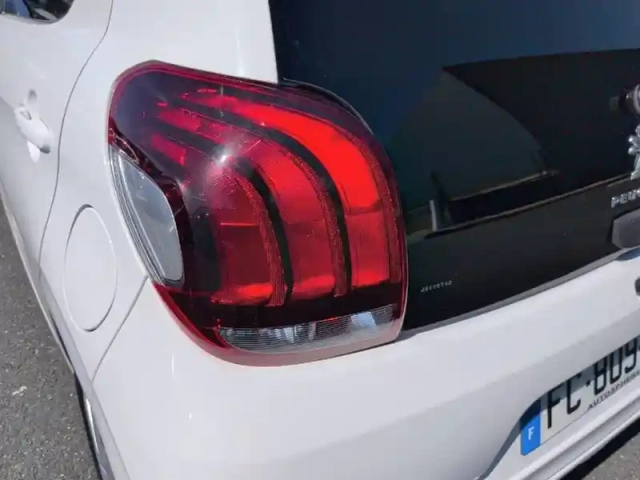 Peugeot 108 vti 72ch bvm5 — photo 32