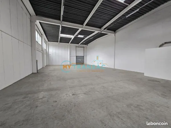 Local d'activité 409 m²