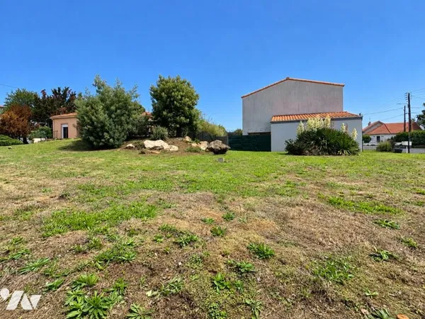Terrain 310 m²