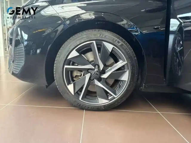 Peugeot 308 sw phev 180 e-eat8 — photo 11