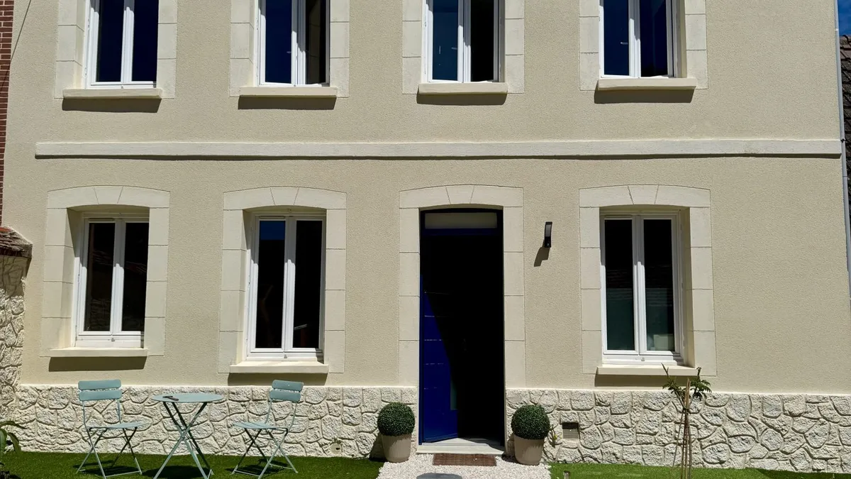 Photo 1