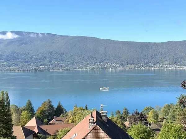 Veyrier du Lac, maison avec vue sur le lac et les montagnes à vendre