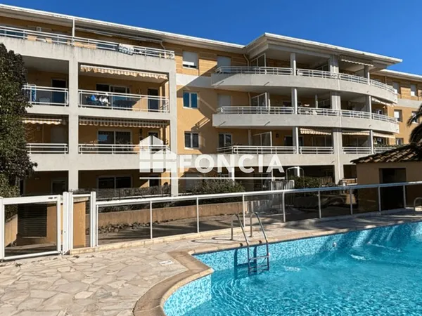 Cannes - résidence 2003 avec piscine - 2p 47,83 m2 - grande terrasse de 20 m2 - parking sous-sol-
