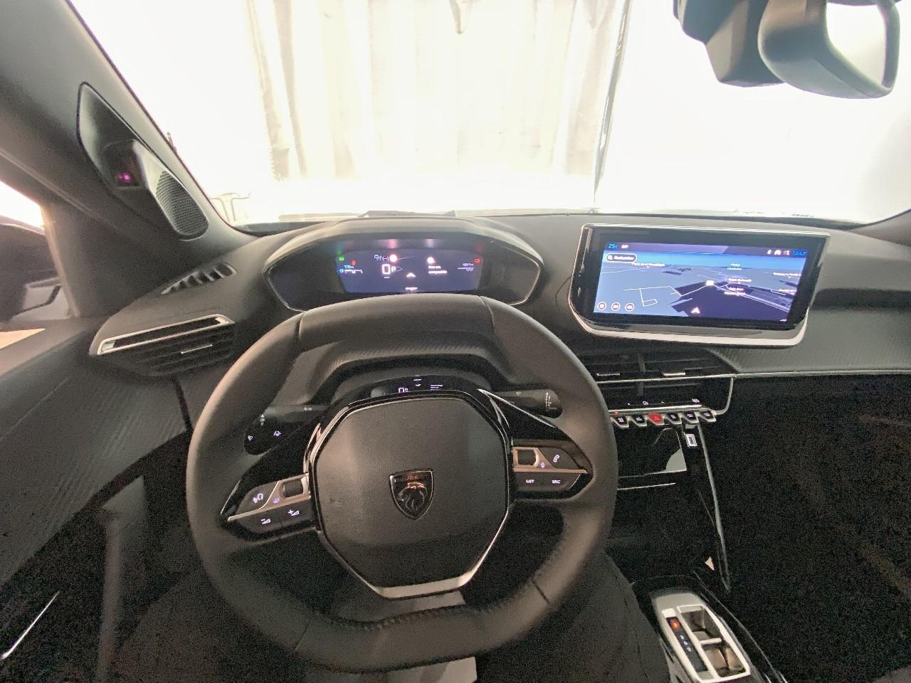 Peugeot 2008 hybrid 145 ch e-dcs6 allure — photo 12