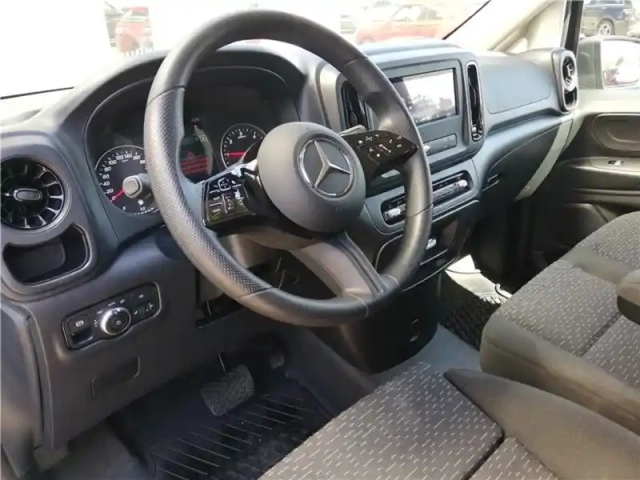 Mercedes Vito 116 cdi compact bva rwd — photo 21