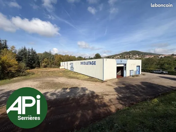 Bâtiment 1 500 m²