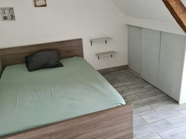 Chambre meublée