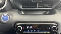 Toyota Yaris 116h Design 5p MY22 — photo 19