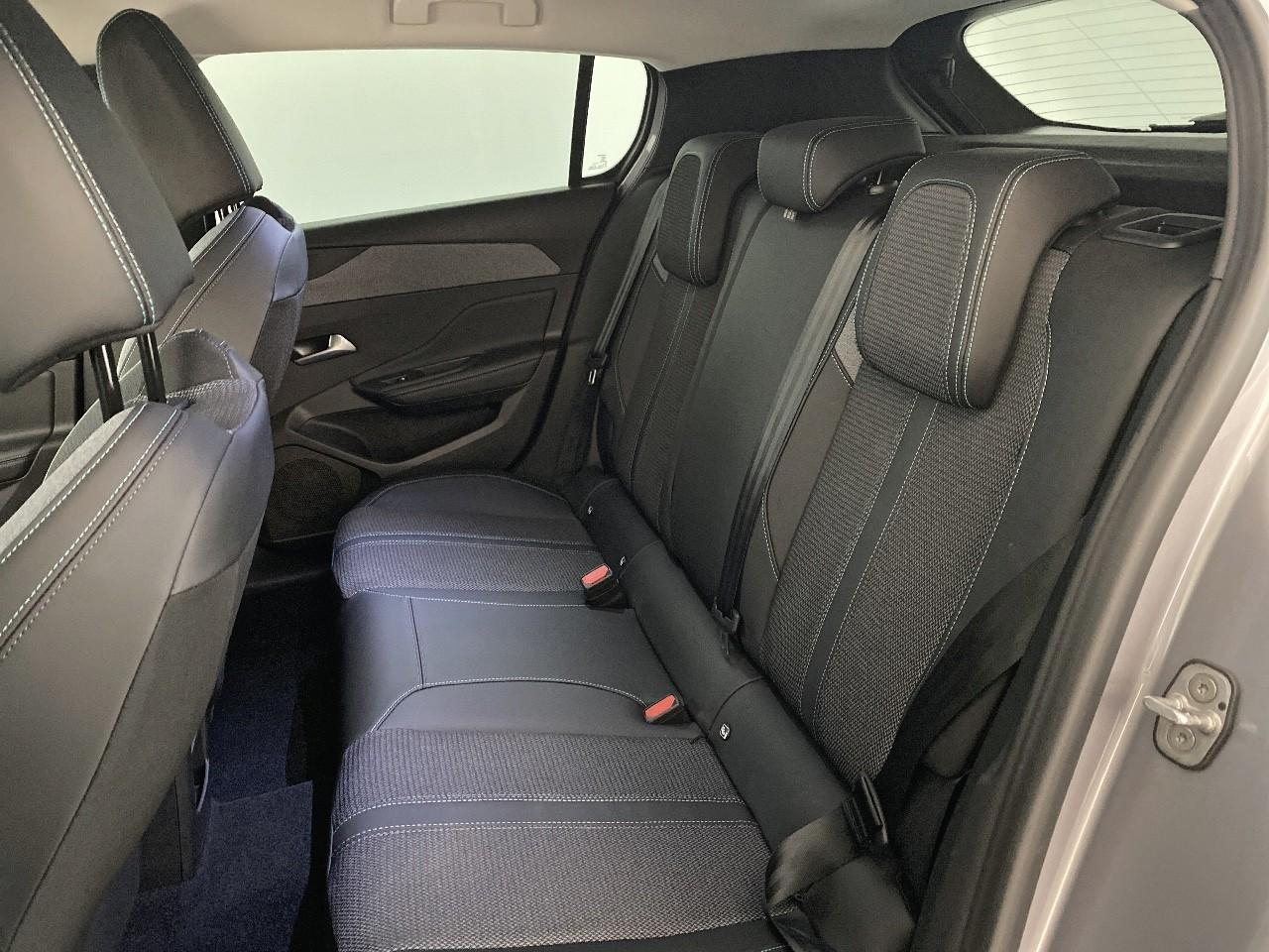 Peugeot 308 hybrid 145 e-dcs6 allure — photo 10
