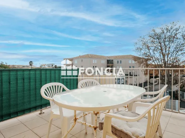 VALRAS - 2 pieces - terrasse - parking