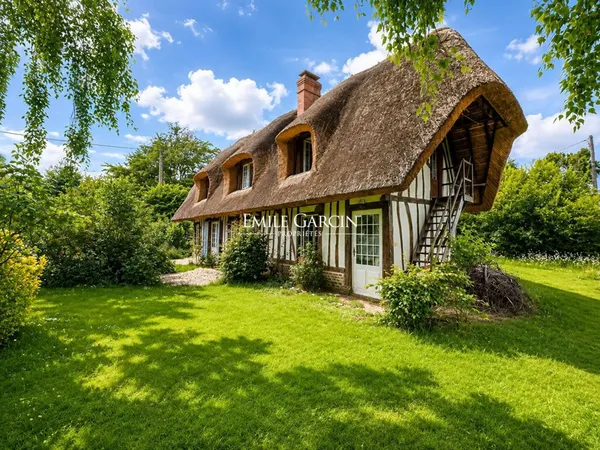 A Vendre - Normandie - Saint Philibert sur Risle - Chaumière Normande - Garage - Jardin
