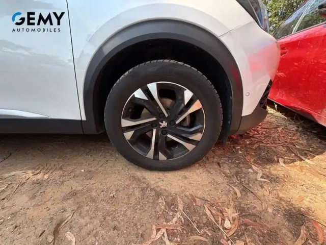 Peugeot 2008 puretech 130 s&amp;s bvm6 — photo 11