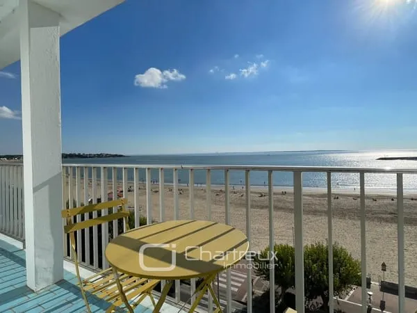 APPARTEMENT VUE MER