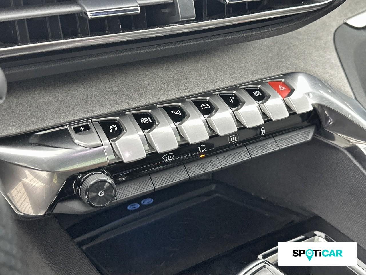 Peugeot 3008 hybrid4 300ch gt pack e-eat8 — photo 15