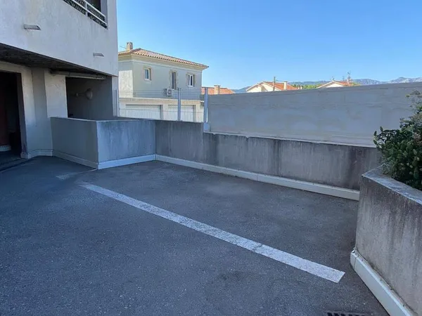 Parking 10 m²