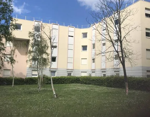 Studio 1 pièce 18 m²