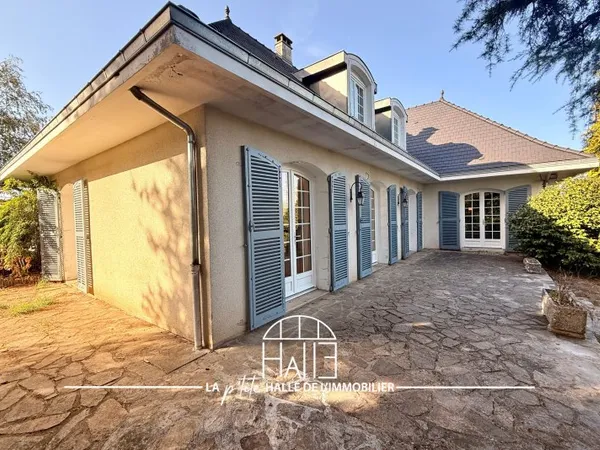 Maison 8 pièces 228 m²