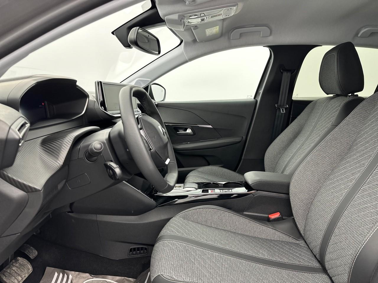 Peugeot 208 electrique 54 kwh 156ch allure — photo 9